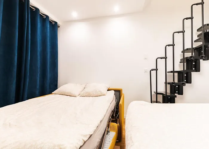 Loft 4 Bedroom Montmartre Pigalle Ac By Lcc Agency * باريس