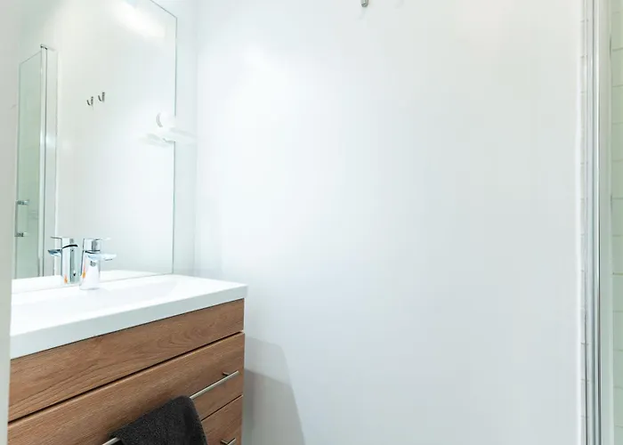 Loft 4 Bedroom Montmartre Pigalle Ac By Lcc Agency باريس