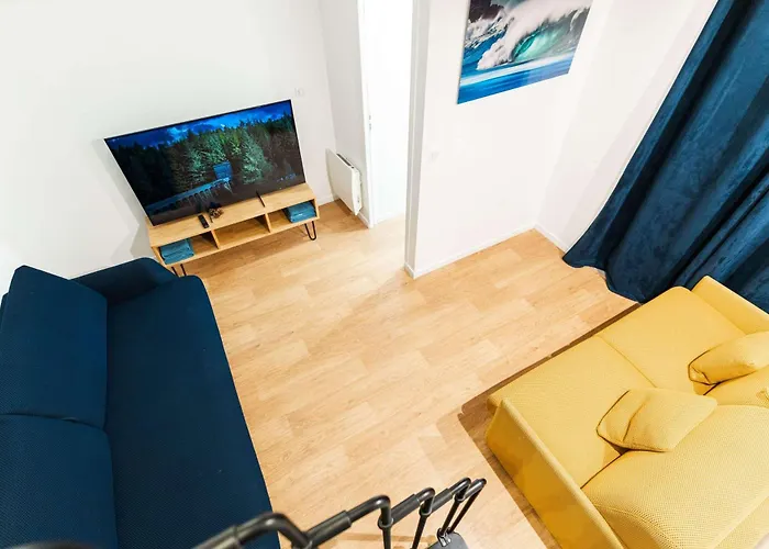 Loft 4 Bedroom Montmartre Pigalle Ac By Lcc Agency