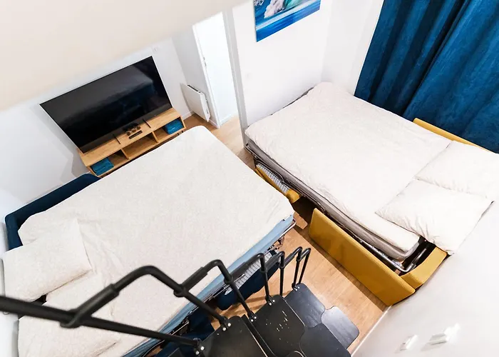 Loft 4 Bedroom Montmartre Pigalle Ac By Lcc Agency * باريس