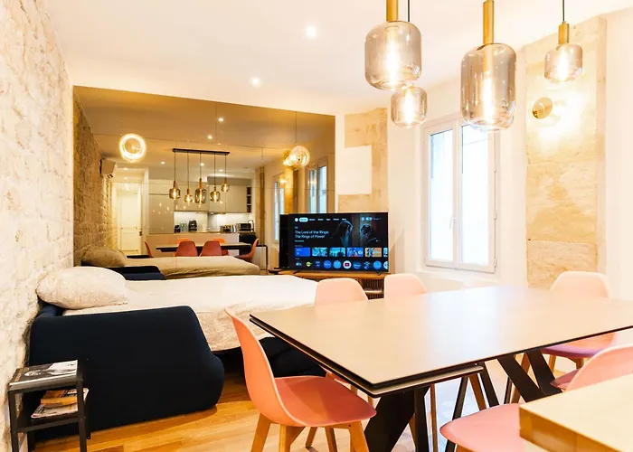 Loft 4 Bedroom Montmartre Pigalle Ac By Lcc Agency شقة