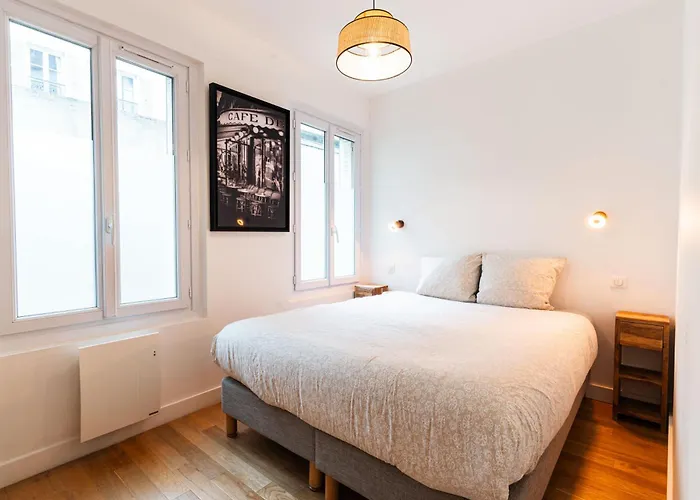 Loft 4 Bedroom Montmartre Pigalle Ac By Lcc Agency شقة