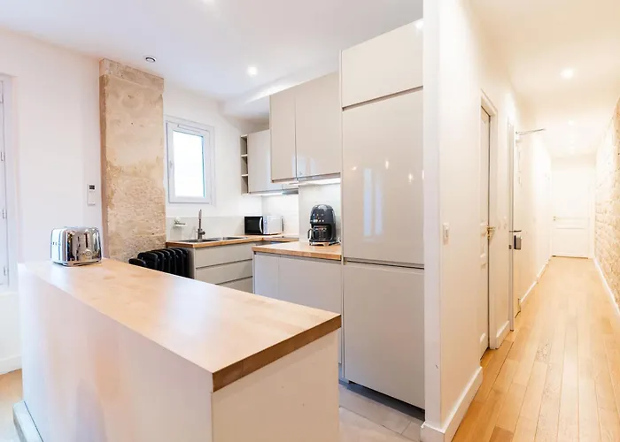 Loft 4 Bedroom Montmartre Pigalle Ac By Lcc Agency شقة