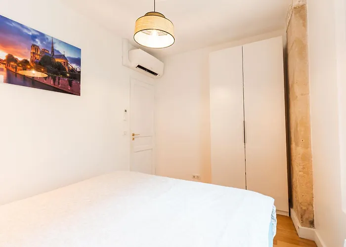 Loft 4 Bedroom Montmartre Pigalle Ac By Lcc Agency * باريس